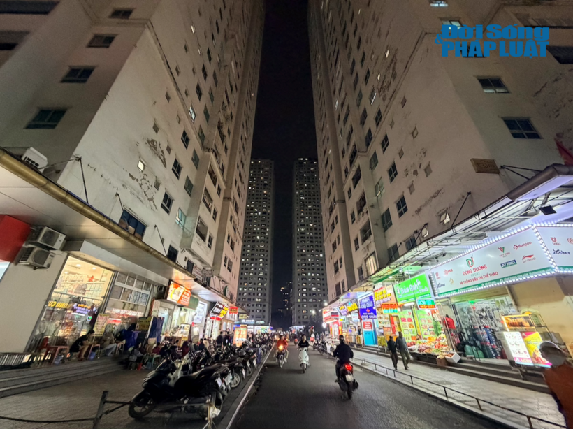 Ban Quản lý toà nhà khu HH Linh Đàm (Hà Nội) phát thông báo về việc tạm dừng và tiến tới ngừng hoàn toàn hoạt động tiếp nhận, trông giữ xe máy điện và xe đạp điện tại các tầng hầm