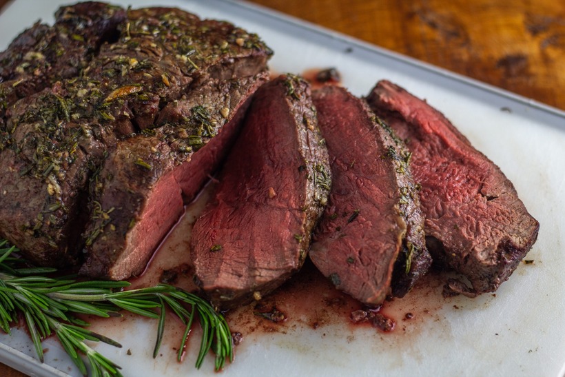 Việc ăn nhiều thịt đỏ, trong đó có thịt bò, có thể làm tăng gánh nặng cho thận, đẩy nhanh tốc độ tiến triển của bệnh.