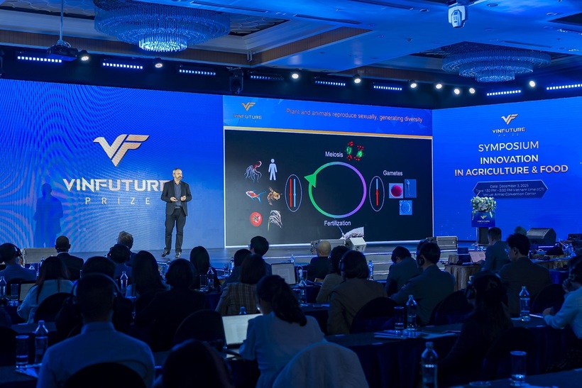 GS. Raphaël Mercier, Viện Nghiên cứu Di truyền Cây trồng Max Planck, CHLB Đức chia sẻ tại tọa đàm chiều ngày 03/12.