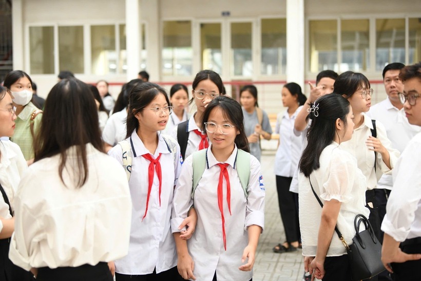 Bộ GD&ĐT dự kiến sửa đổi một số quy định về dạy thêm, học thêm. Ảnh minh họa: Báo Tiền phong.