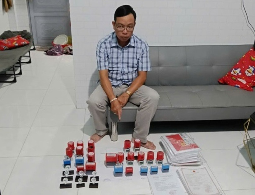 Tin pháp luật nổi bật 24h qua: Công an truy nã Nguyễn Đăng Quân - 2