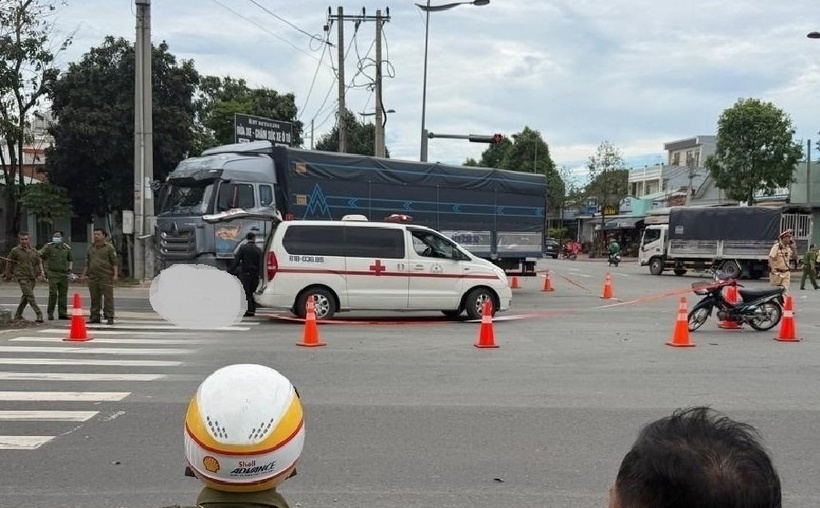 Hiện trường vụ tai nạn. Ảnh: Báo Tiền phong.