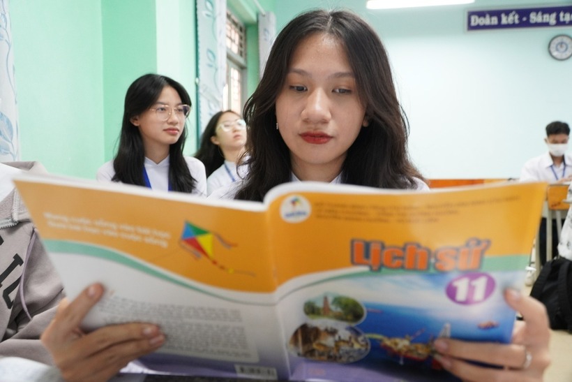 Nhiều trường đại học dự kiến bỏ một số tổ hợp truyền thống như C00, A00, A01. Ảnh: Dân trí