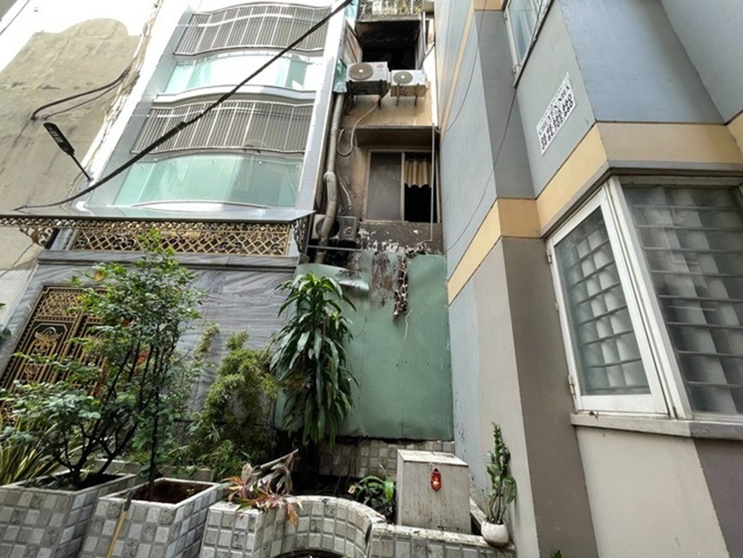 Phía sau căn nhà xảy ra vụ hỏa hoạn