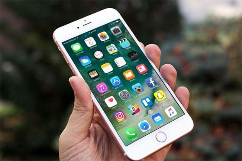 Apple đã đưa iPhone SE đời đầu cùng dòng iPhone 6s vào danh sách lỗi thời.