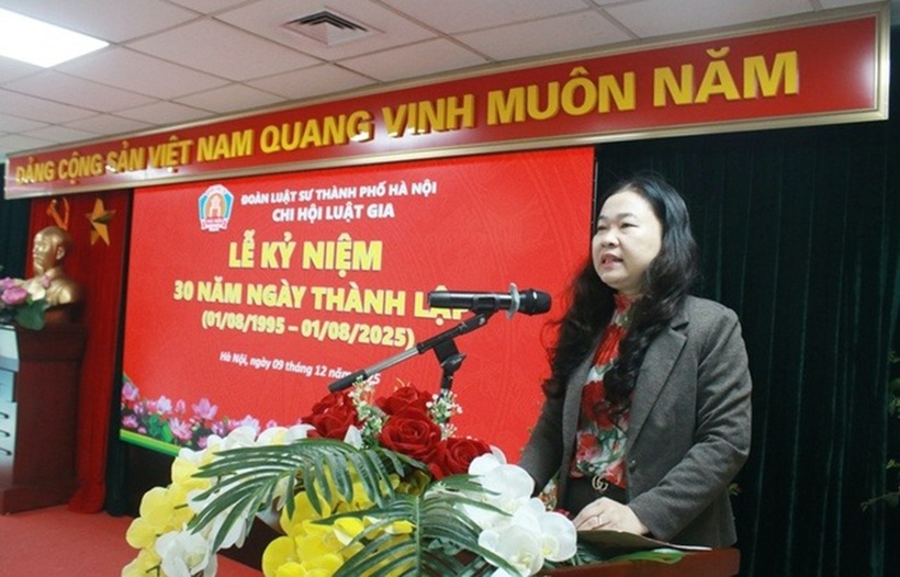 Bà Phạm Thị Thanh Hương – Phó Giám đốc Sở Tư pháp, Phó Chủ tịch Hội Luật gia Tp.Hà Nội đánh giá cao kết quả đạt được suốt bao năm qua của Chi hội Luật gia Đoàn luật sư thành phố.