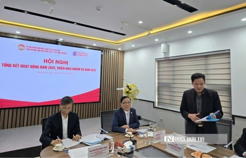 Trung tướng Nguyễn Văn Khảo, Ủy viên Ban chấp hành Hội – Phó Ban tuyên truyền Hội Cựu Công an Nhân dân Việt Nam phát biểu tại Hội nghị.