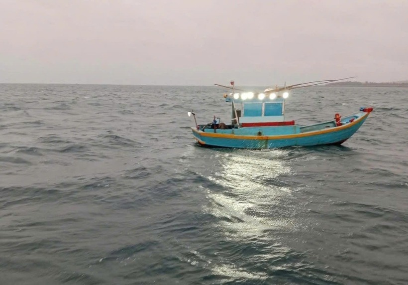 Người đàn ông được phát hiện tử vong trên thuyền. (Ảnh: Dân trí)