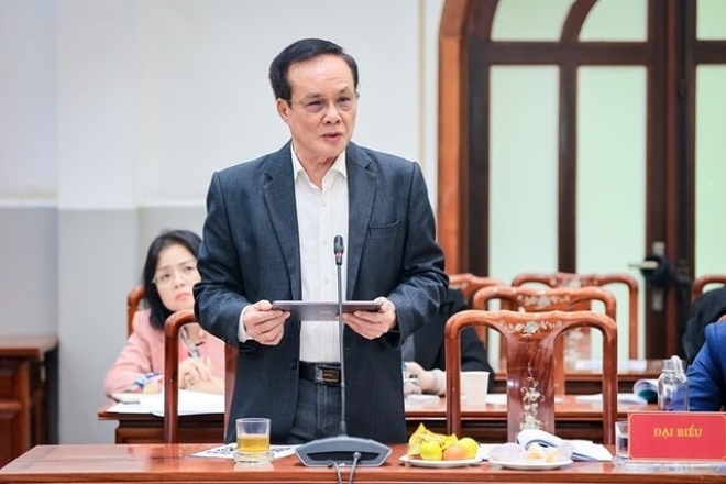 PGS. TS. Lê Bá Trình, nguyên Phó Chủ tịch Uỷ ban Trung ương Mặt trận Tổ quốc Việt Nam phát biểu tại Hội thảo