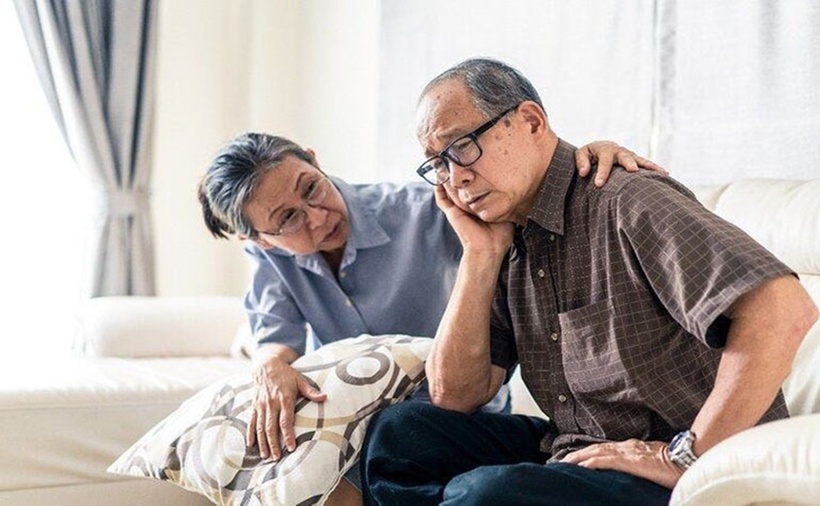 Vợ chồng trên 50 tuổi cần ngủ giường riêng không phải vì hết yêu, mà vì đã đủ thấu hiểu để ưu tiên sức khỏe và sự bình yên cho nhau. Khi giấc ngủ được đảm bảo, tinh thần thoải mái, cơ thể khỏe mạnh, thì sự gắn bó và đồng hành trong hôn nhân lại càng bền chặt hơn theo năm tháng.