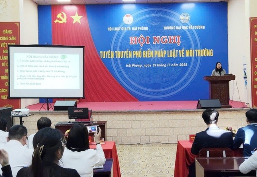 Hội Luật gia Tp.Hải Phòng phối hợp với Trường Đại học Hải Dương tổ chức Hội nghị tuyên truyền, phổ biến Luật Bảo vệ môi trường năm 2020 cho gần 300 cán bộ, giảng viên và sinh viên hôm 24/11/2025
