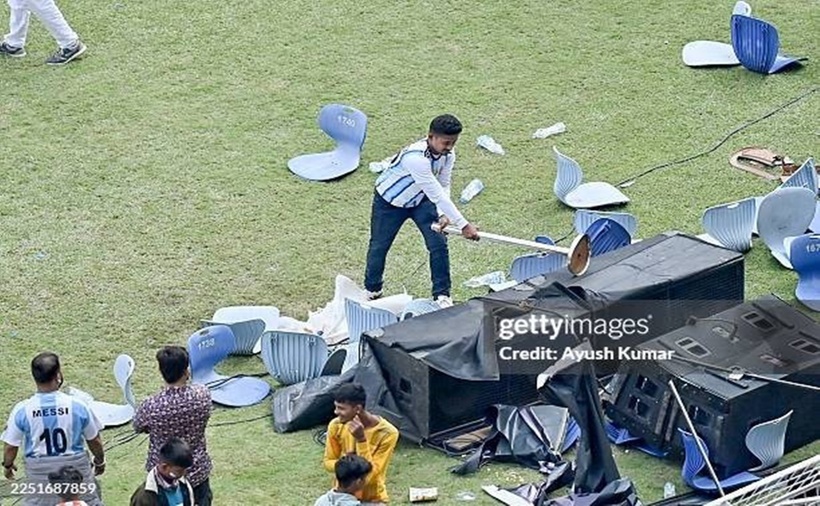 Nguyên nhân được cho là xuất phát từ việc ban tổ chức điều hành sự kiện yếu kém, khi Messi rời sân quá sớm, không đáp ứng được những gì đã cam kết trong chương trình