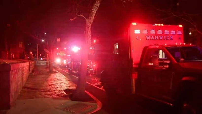 Lực lượng khẩn cấp ứng phó vụ nổ súng tại Đại học Brown ngày 13/12. Ảnh: WJAR