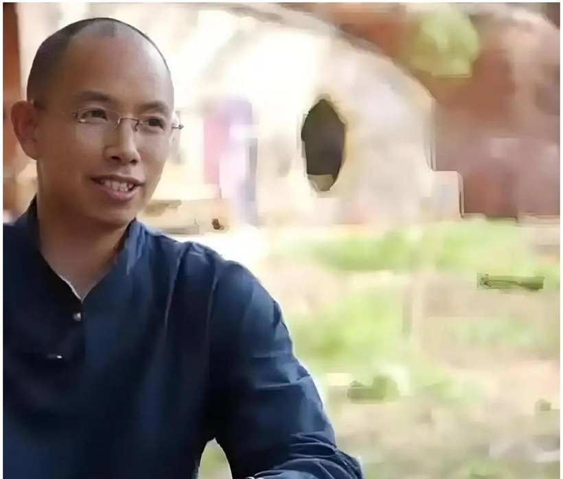 Kỹ sư 35 tuổi lên núi làm nhà, sống cuộc đời mình muốn. Ảnh: Sohu