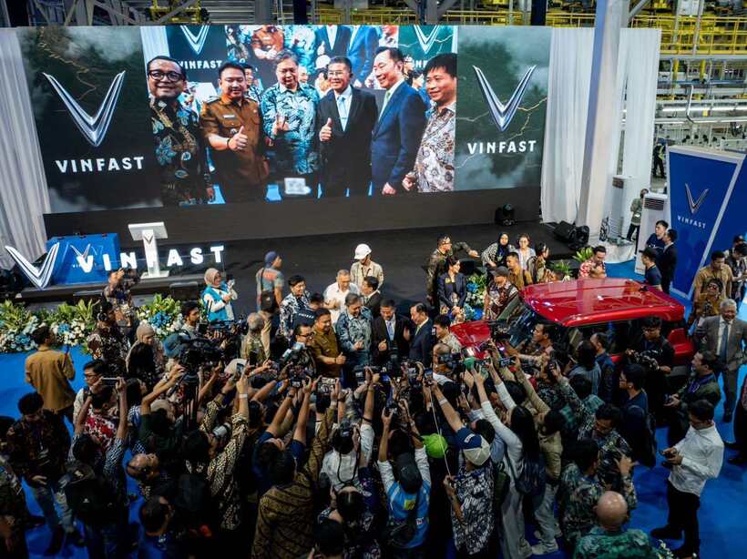 Hàng trăm khách mời đối tác chiến lược của VinFast và cơ quan truyền thông tham dự sự kiện khánh thành