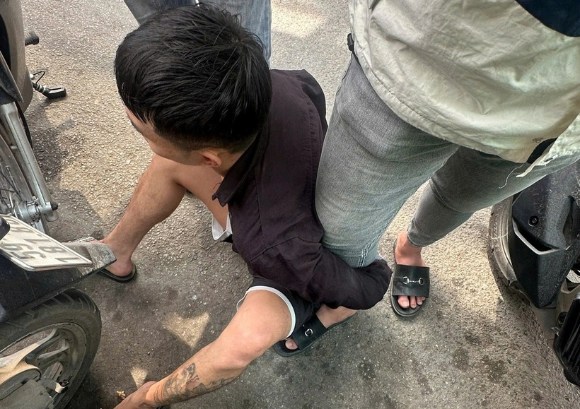 Đối tượng trộm điện thoại của cháu bé ở TP.HCM. Ảnh: Báo Dân trí.