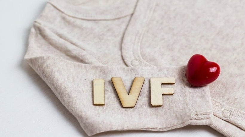 IVF là viết tắt của "In Vitro Fertilization" (thụ tinh trong ống nghiệm).