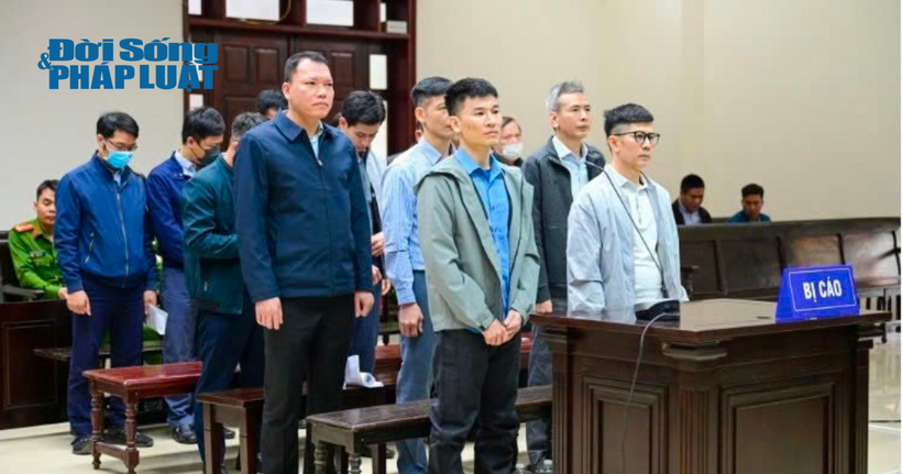 Các bị cáo trong phiên tòa sáng nay.