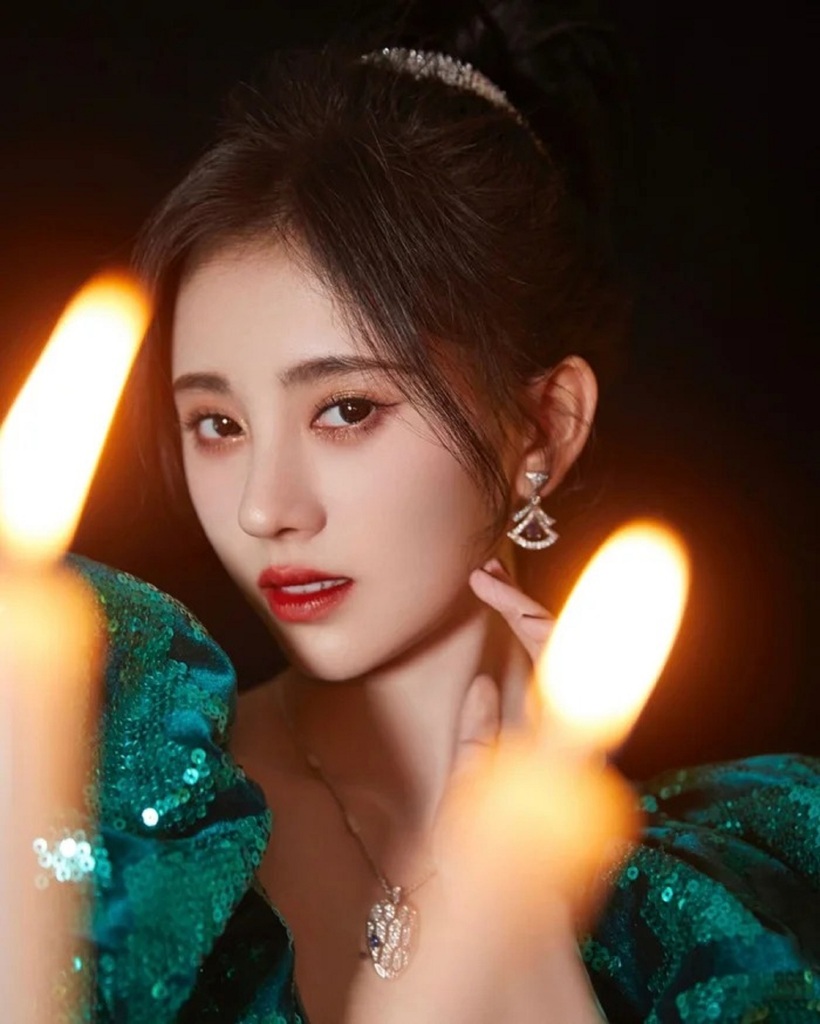 Diễn viên Cúc Tịnh Y. Ảnh: Sina