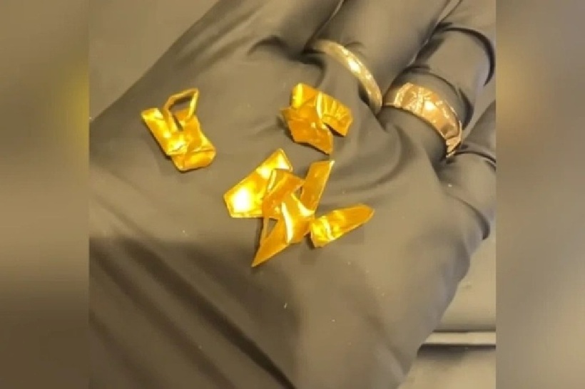 Người dân Hàn Quốc đổ xô đi tìm điều hòa LG đời 2005 vì logo bằng vàng ròng. Ảnh: VnExpress.