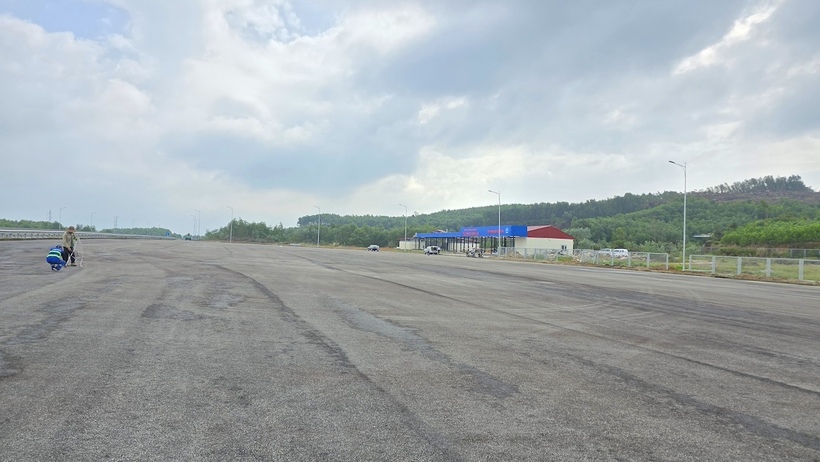 Với diện tích lớn, hai điểm dừng tại Km96+100 đảm bảo nhu cầu sử dụng hiện tại và khả năng mở rộng trong tương lai