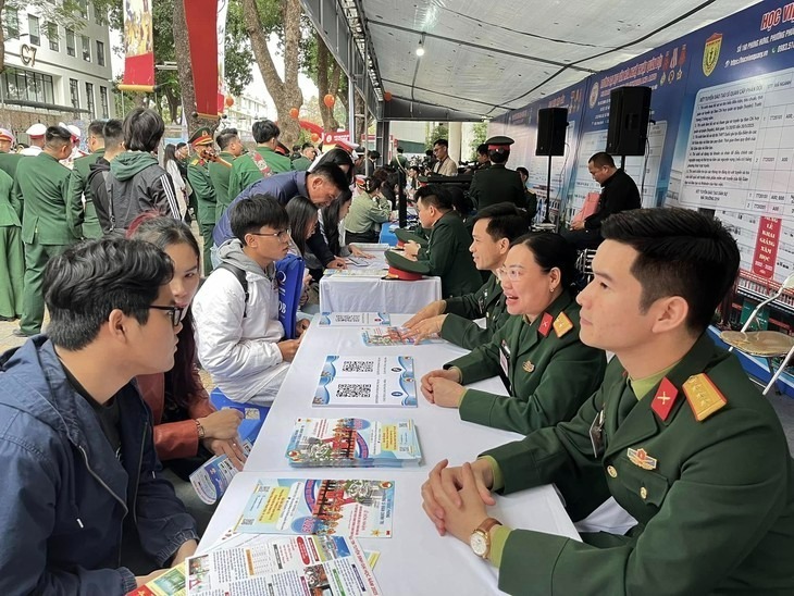 Năm 2026 Trường Sĩ quan Chính trị sử dụng bốn tổ hợp xét tuyển. Ảnh: Báo Tuổi trẻ.