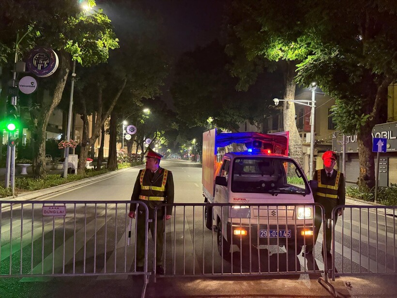 Lực lượng Công an cơ sở triển khai bảo đảm an ninh trật tự đêm 18/12/2025.