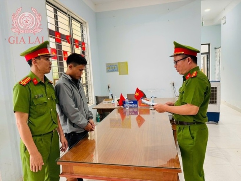 Đối tượng Võ Kỳ Vương tại cơ quan công an. Ảnh: Công an tỉnh Gia Lai