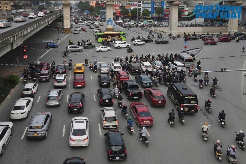 Song song với công tác tổ chức, điều hành, hệ thống camera AI tiếp tục phát huy vai trò trong giám sát, phát hiện và xử lý vi phạm trật tự, an toàn giao thông.