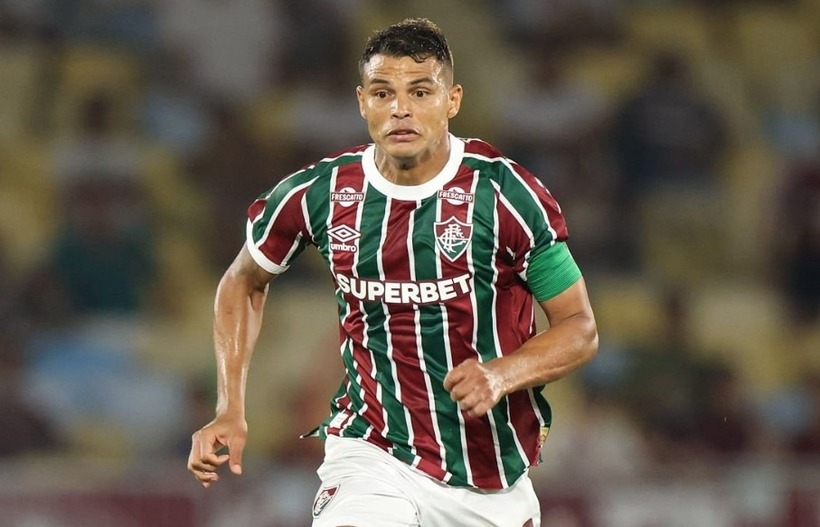 Silva trở lại châu Âu.