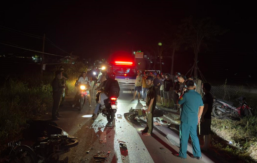 Hiện trường thương tâm hai xe máy va chạm trực diện, hai thanh niên tử vong tại chỗ - 1