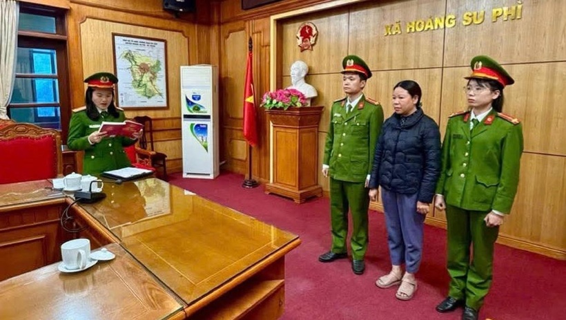 Cơ quan tố tụng thực hiện nhiệm vụ. Ảnh: CACC