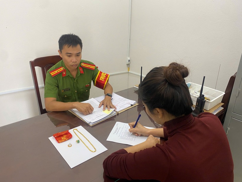 Đoàn Thị Thanh tại cơ quan công an. (Ảnh: Công an TP.Đà Nẵng)
