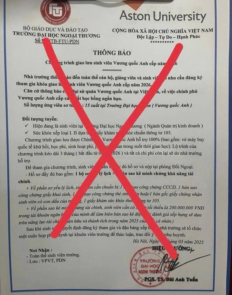 Trong thông báo cảnh báo sinh viên, Trường Đại học Ngoại thương đính kèm một văn bản giả mạo mà các đối tượng đã thực hiện để lừa đảo. Ảnh: Đại biểu Nhân dân
