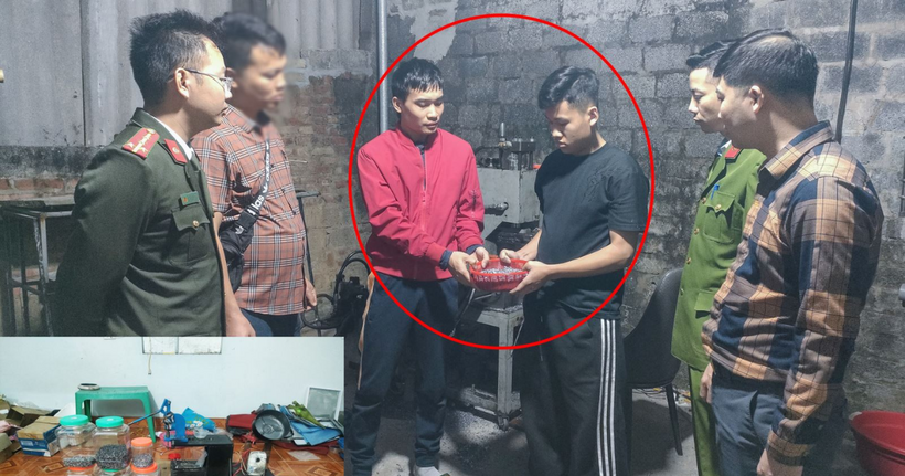 Cơ quan Công an bắt giữ, khám xét chỗ ở của đối tượng Nguyễn Thế Huynh (áo đỏ) và Nguyễn Hữu Trọng Đạt (áo đen).