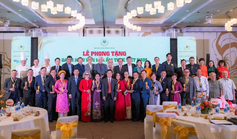 Lễ Phong tặng Danh hiệu Văn hóa Ẩm thực Việt Nam được diễn ra tại khách sạn Le Méridien Sài Gòn.