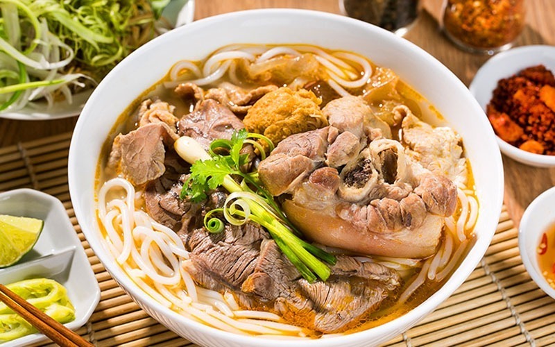 Bún, Phở, có thành phần chính là tinh bột gạo đã qua tinh chế.