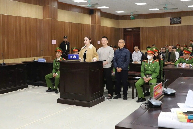 Hình ảnh tại phiên xét xử. Ảnh: Dân Trí