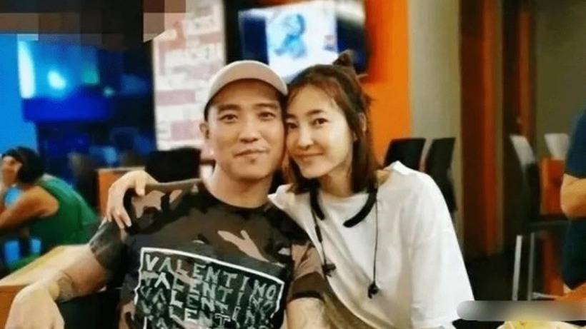 Vương Lệ Khôn và Chiêm Hạo Lễ (Ảnh: Sina).