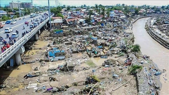 Khu vực bị tàn phá bởi siêu bão Kalmaegi tại Cebu, Philippines ngày 6/11/2025. Ảnh: THX/TTXVN