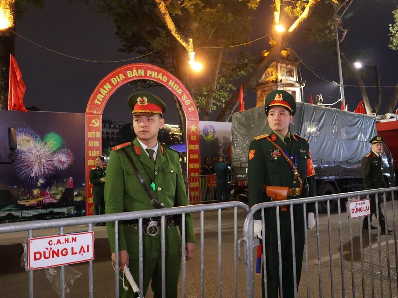 Hà Nội: CSGT huy động lực lượng bảo đảm an toàn dịp Tết Dương lịch 2026 - 2