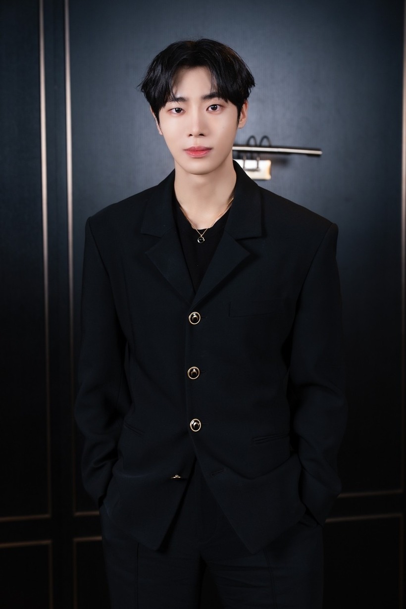 Nam diễn viên Cho Yoon Woo.