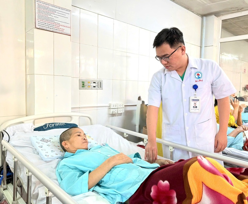 Nữ bệnh nhân hồi phục sau thời gian điều trị bệnh. Ảnh: Sức khoẻ & Đời sống.