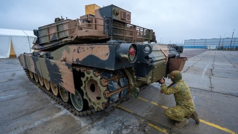Xe tăng M1A1 Abrams của Australia tại một địa điểm ở Ba Lan trước khi được chuyển sang Ukraine. Ảnh: ABC