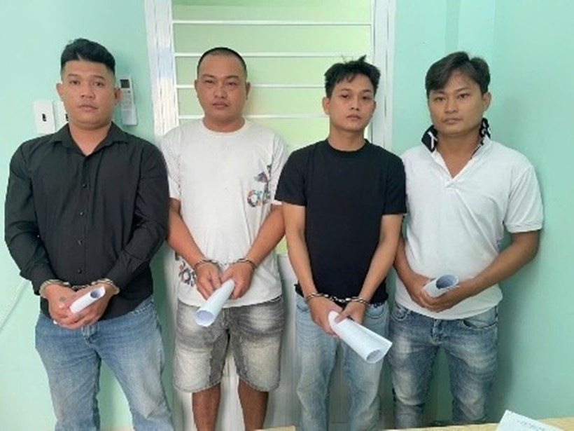 Các bị can Vũ Đình Tòng, Nguyễn Hoàng Sơn, Nguyễn Hoàng Lâm, Bùi Văn Tha (Từ trái sang).