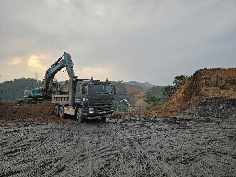 Thi công dự án cao tốc Chợ Mới - Bắc Kạn