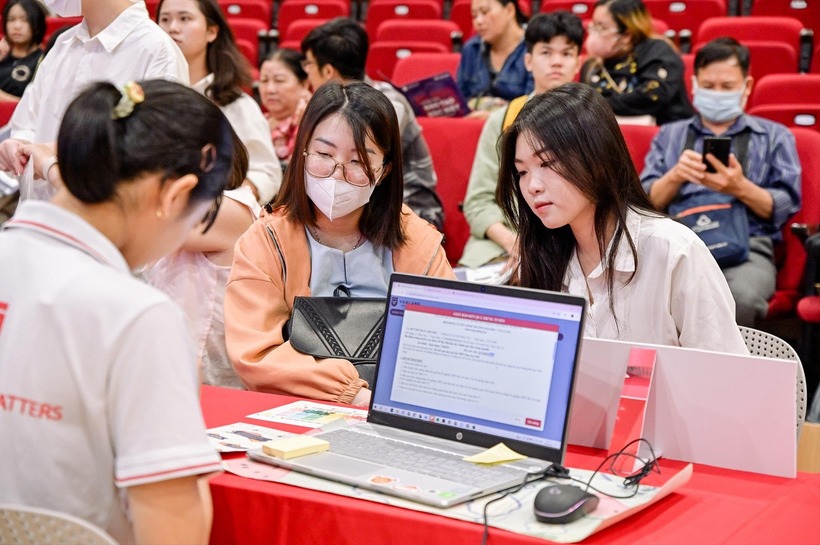 Mùa tuyển sinh đại học 2026-2027, nhiều cơ sở giáo dục đại học đồng loạt công bố kế hoạch mở ngành đào tạo mới và điều chỉnh phương thức tuyển sinh. Ảnh minh họa