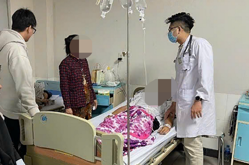 Bệnh nhân nhập viện nghi do ngộ độc thực phẩm sau khi ăn bánh mì. Ảnh: VietNamNet.