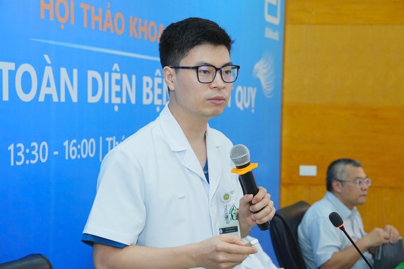BSCKII. Nguyễn Tiến Dũng, Phó giám đốc Trung tâm Đột quỵ, Bệnh viện Bạch Mai cảnh báo 3 thời điểm dễ có nguy cơ xảy ra đột quỵ đặc biệt trong thời tiết giá lạnh như hiện nay ở miền Bắc. Ảnh: Dân Việt.