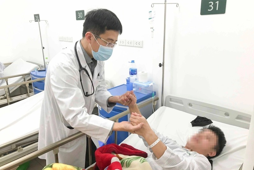 Bệnh nhân điều trị đột quỵ tại Bệnh viện Bạch Mai. Ảnh: Dân Trí.